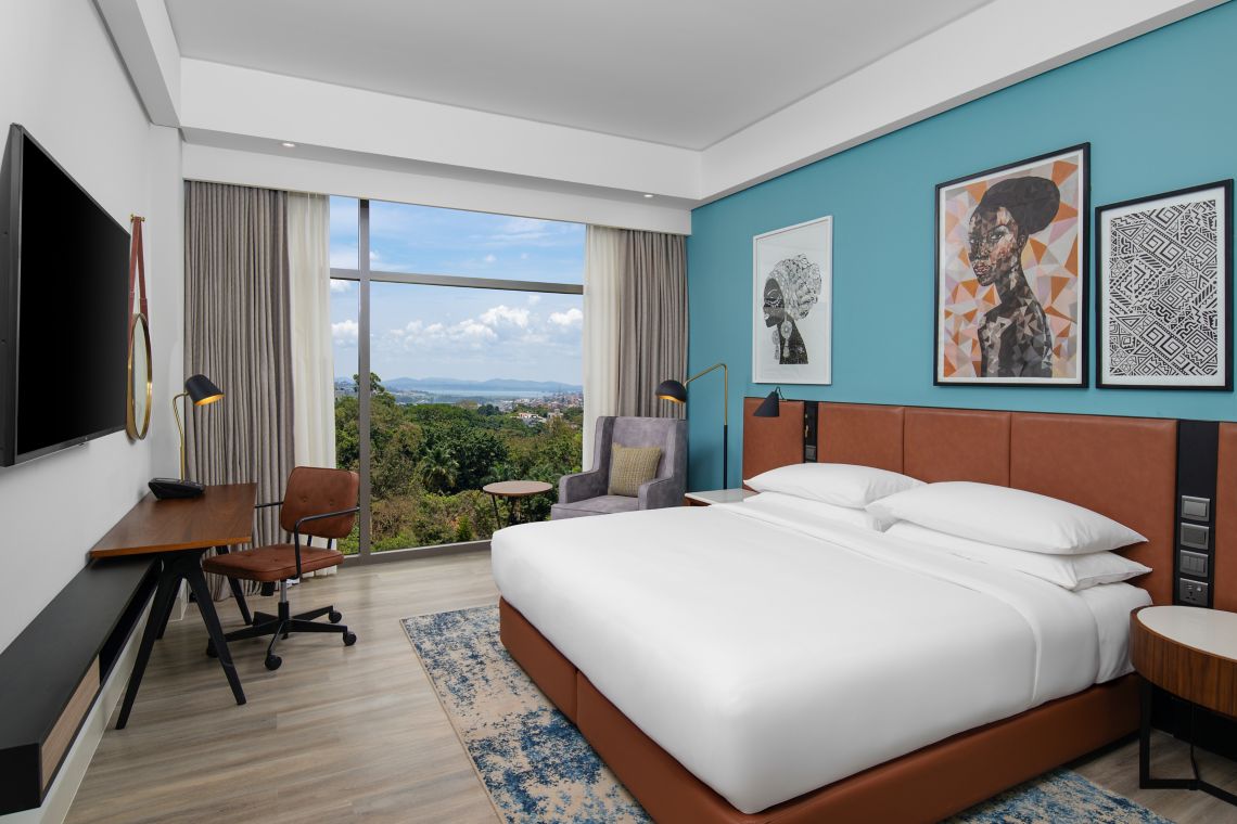 Standard Guest room, 1 King, City view image 2
