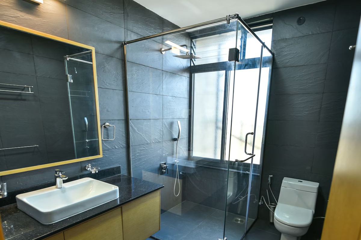 Classic Suite, Balcony, Lake View image 10