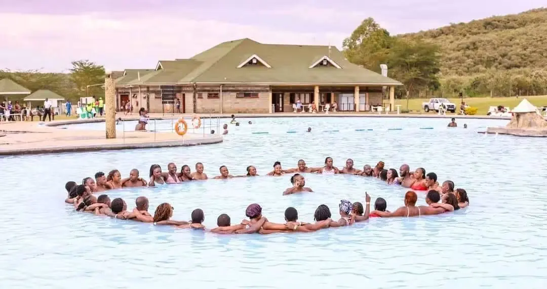 4 Day Masai Mara and Lake Naivasha Safari image 2