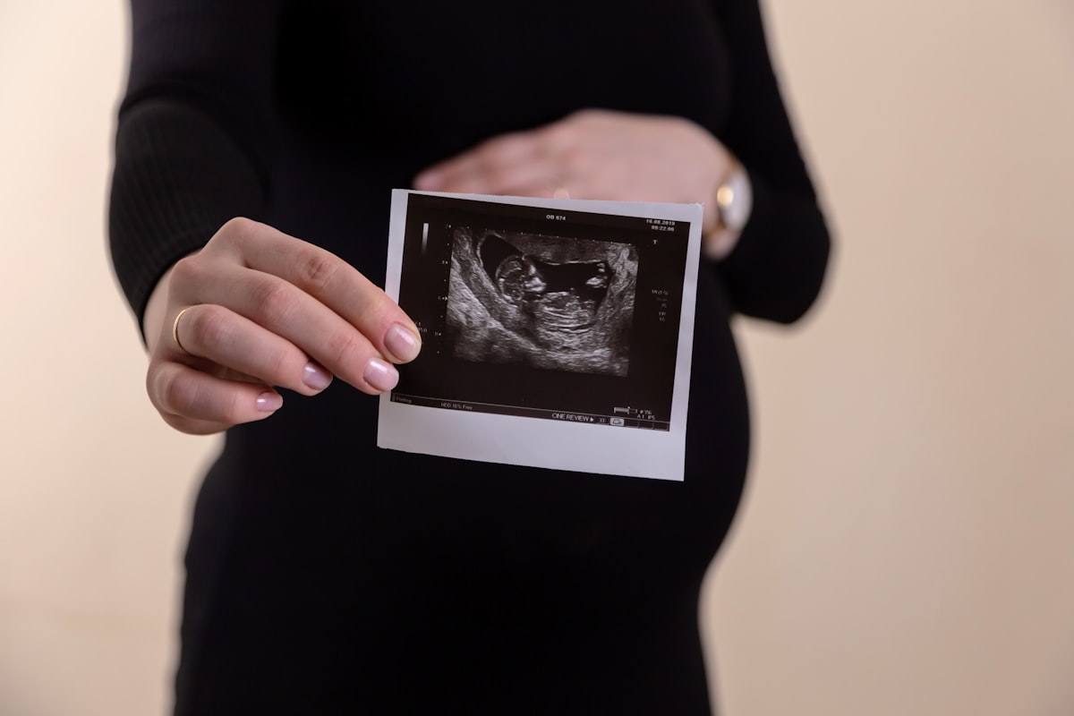 Gentle pregnancy wellbeing image for week 13 placenta support