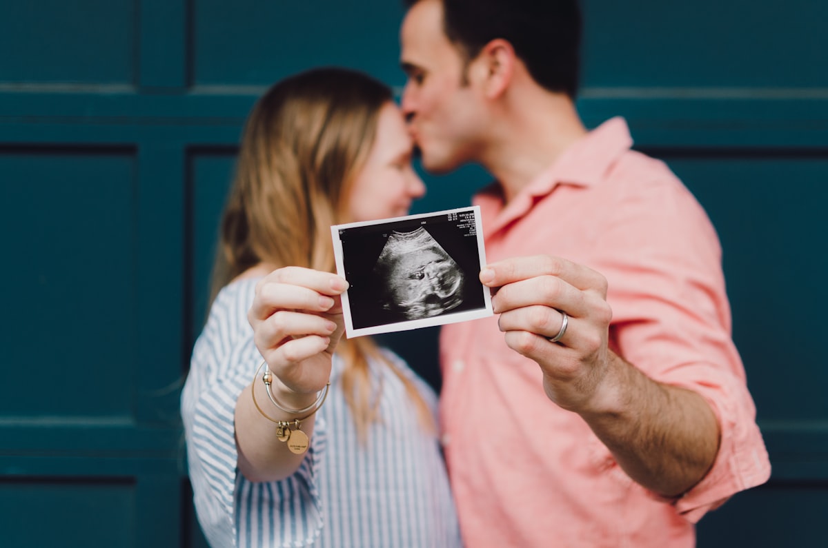 Gentle pregnancy wellbeing image for week 2 ovulation window