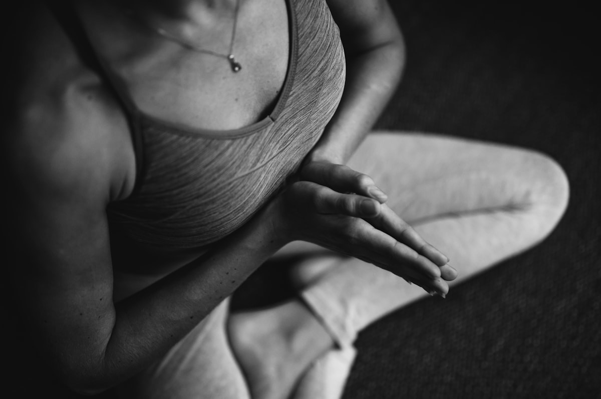 Calm prenatal care image for week 32 fat and position