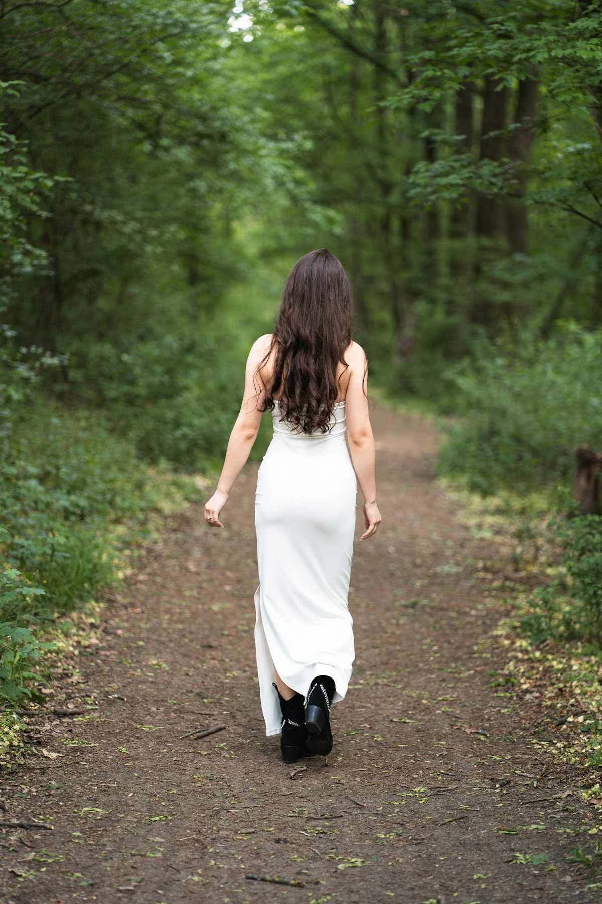 Gentle pregnancy wellbeing image for week 39 full term