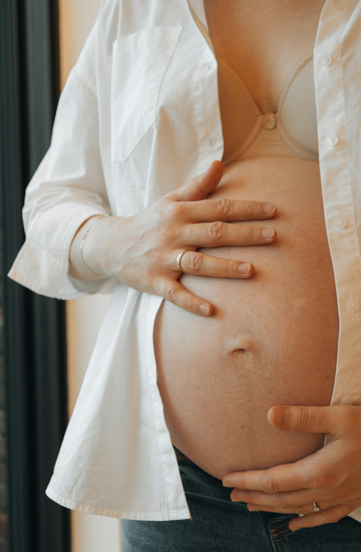 Calm prenatal care image for week 6 heartbeat and limb buds