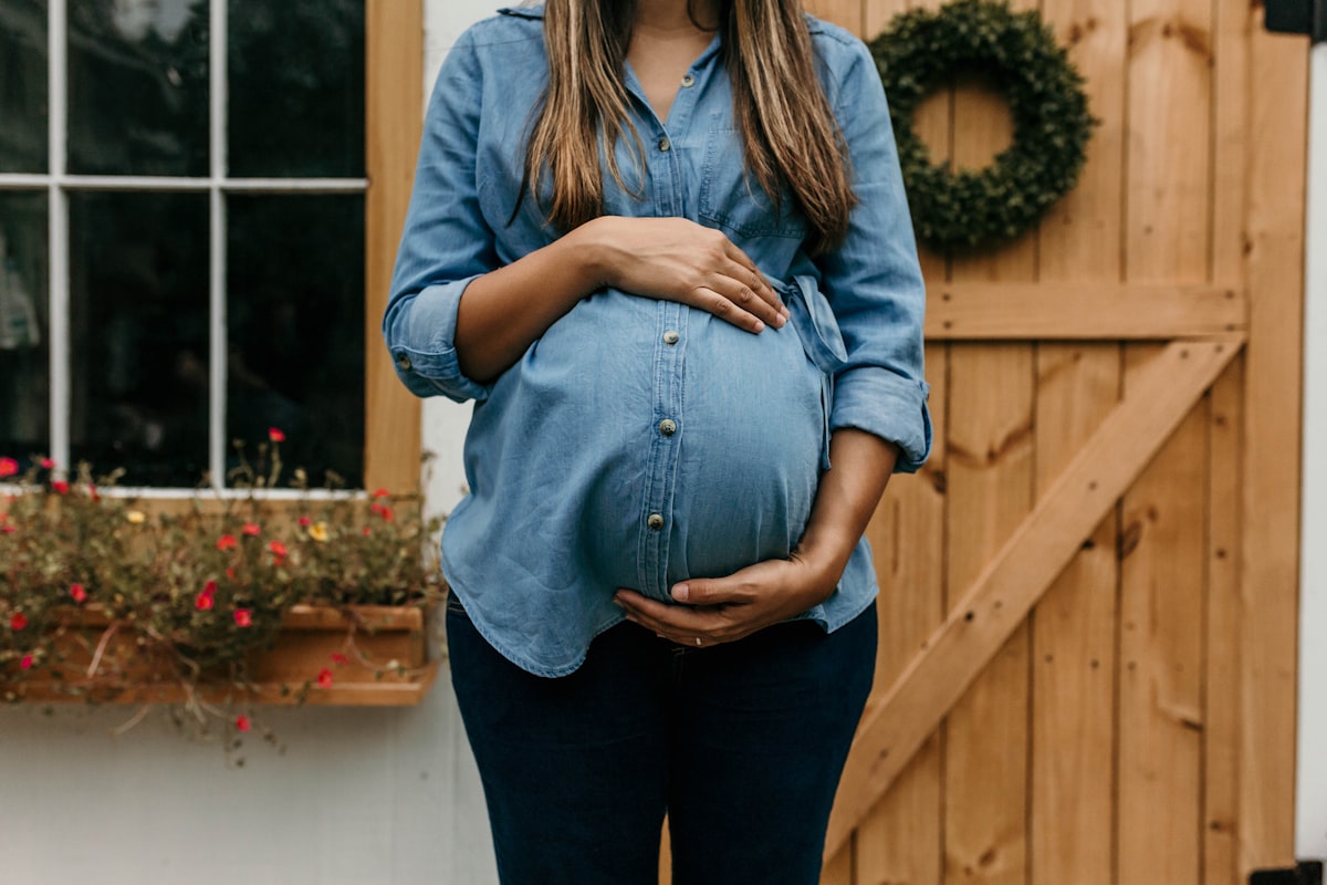 Gentle pregnancy wellbeing image for week 6 heartbeat and limb buds