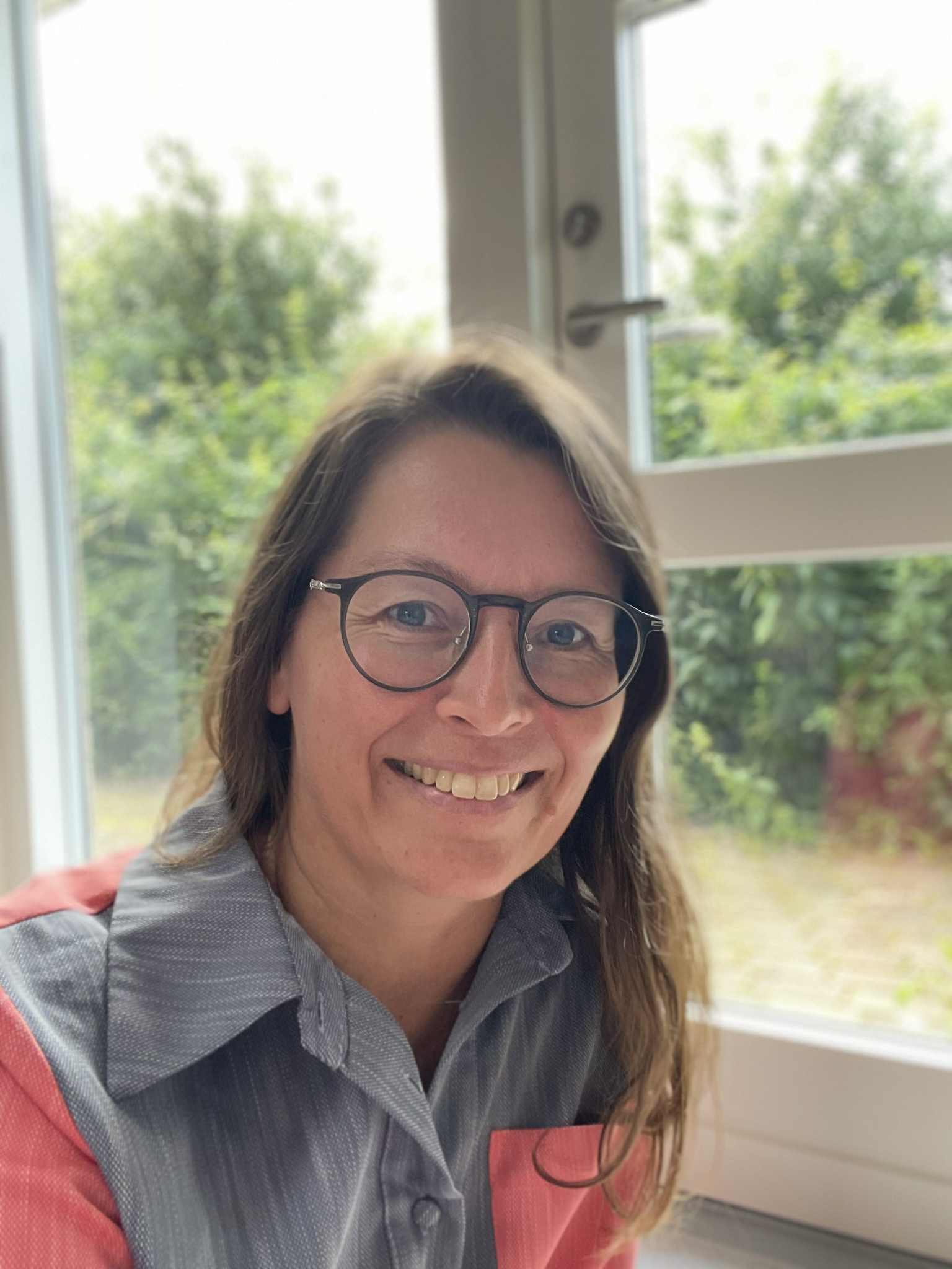 a man in a suit and tie