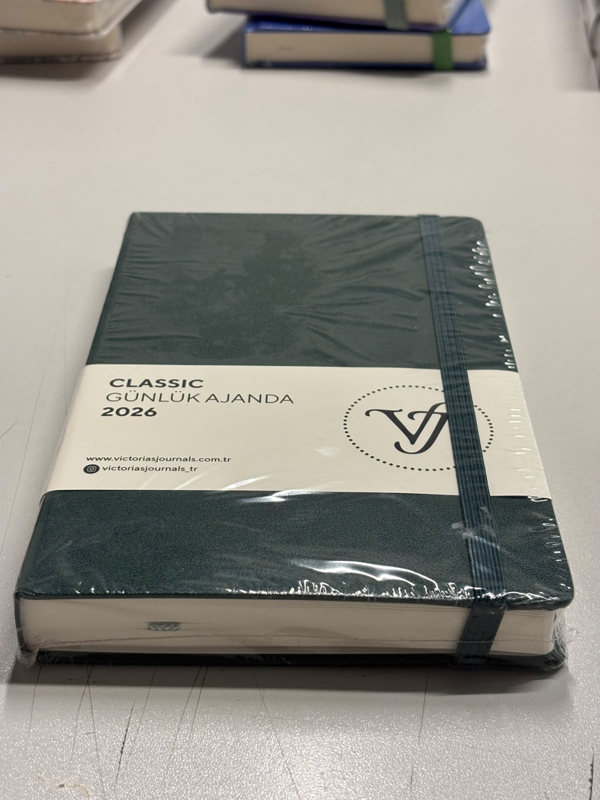 VİCTORİA'S JOURNAL CLASSIC GÜNLÜK AJANDA A5 LASTİKLİ PEMBE