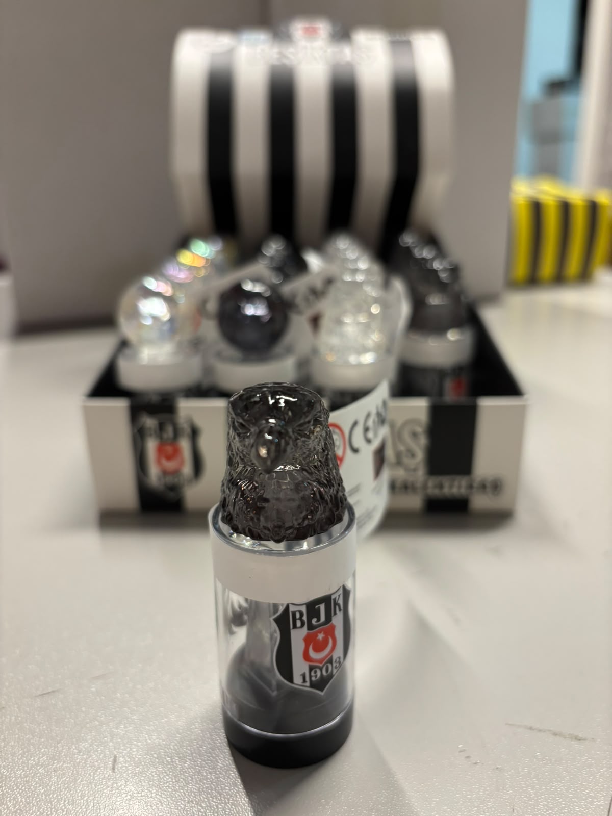 BEŞİKTAŞ FİGÜRLÜ YUVARLAK TÜP KALEMTIRAŞ
