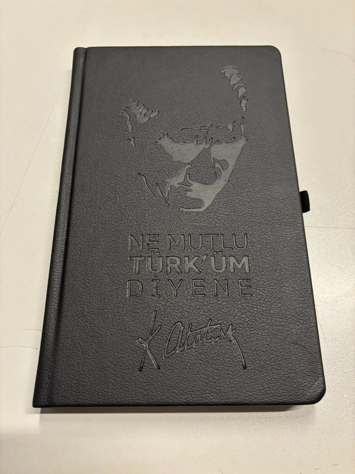 ATATÜRK İPLİK DİKİŞLİ SERT KAPAK 13X21 120 YAPRAK ÇİZGİLİ DEFTER