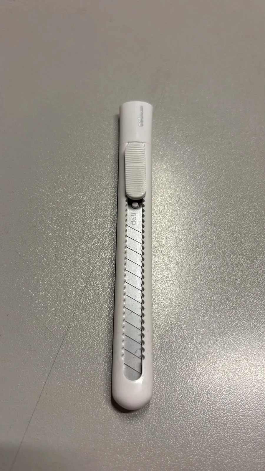Dar Gövde Plastik Maket Bıçağı Asortili Beyaz