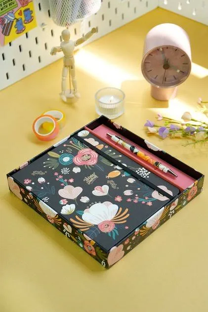 Kutulu Set Sert Kapak Defter A5 ve Metal Gövdeli Tükenmez Kalem Model 2