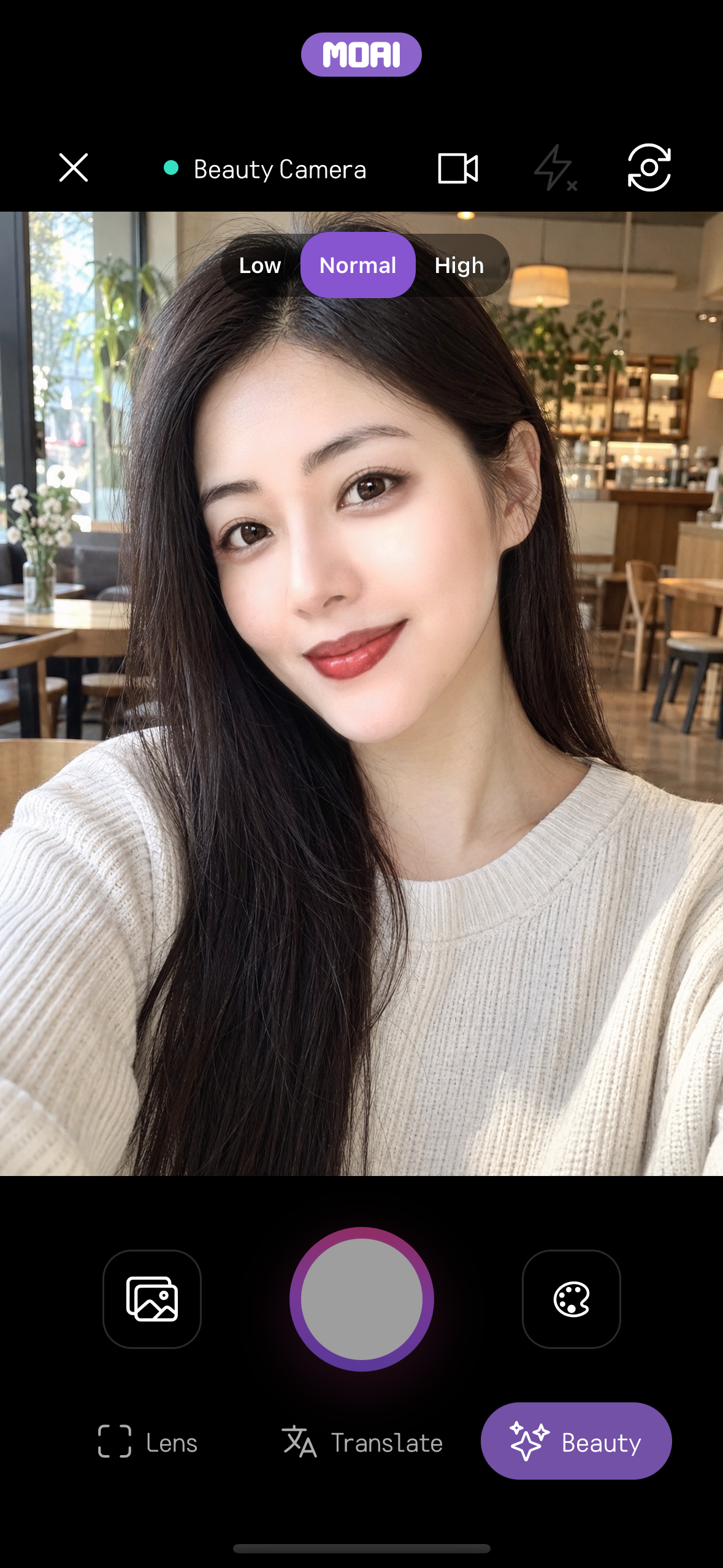 Domovská obrazovka Beauty Camera s vybraným režimem Beauty vedle Lens a Translate, zobrazující živý pohled kamery a možnosti kvality Low, Normal a High.