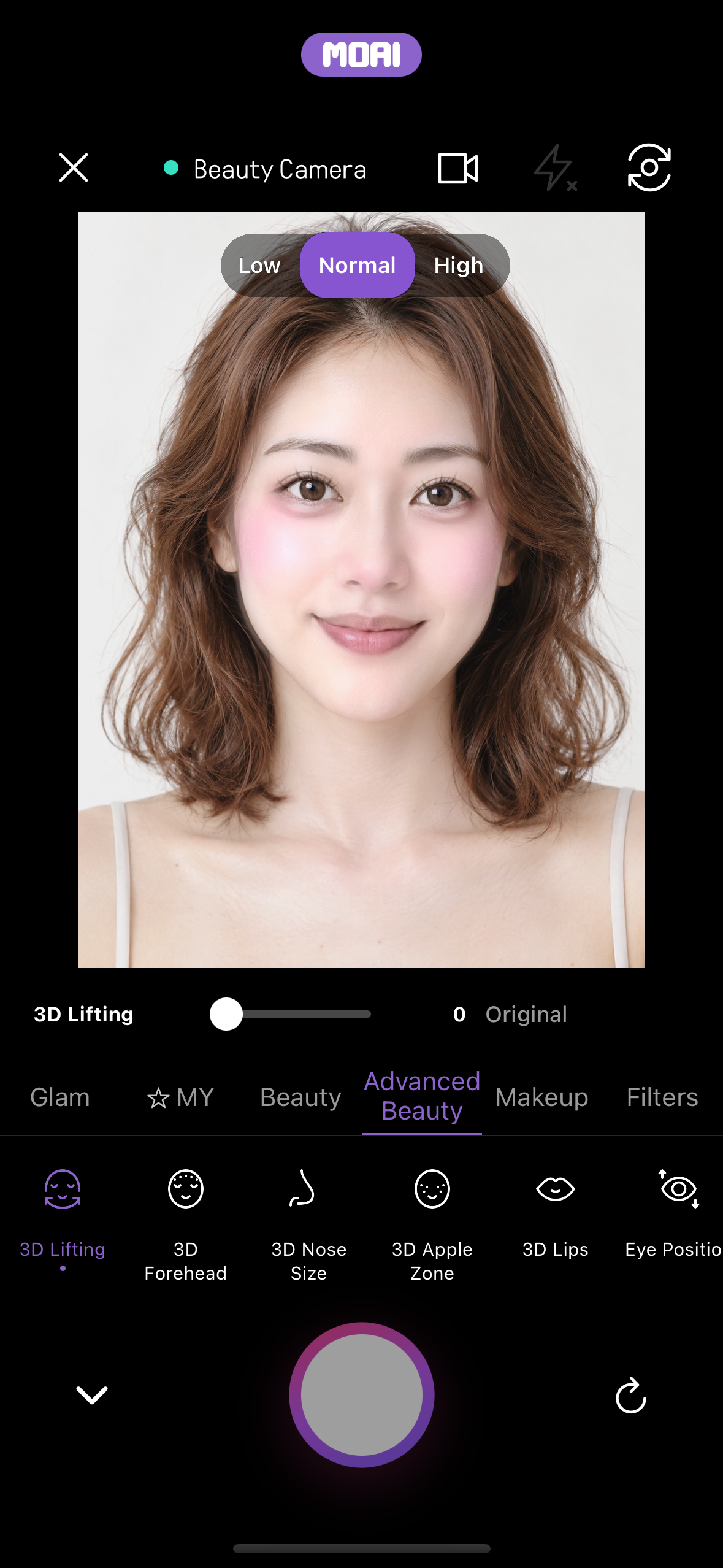 Živá kamera krásy s otevřenou kartou Advanced Beauty, zobrazující posuvník 3D Lifting a nástroje jako 3D Forehead, 3D Nose Size, 3D Apple Zone a 3D Lips.