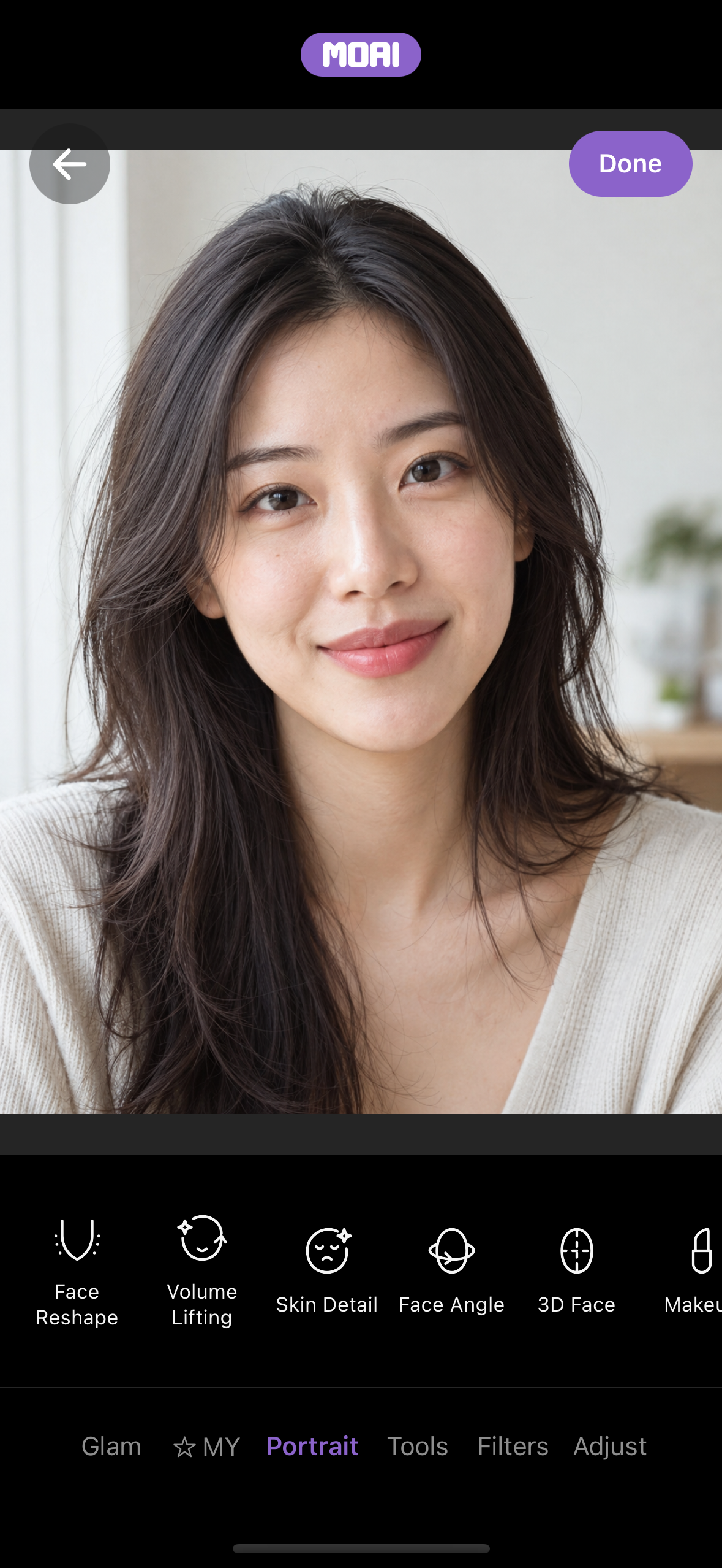 MOAI Beauty 편집기의 Portrait 탭. Face Reshape, Volume Lifting, Skin Detail, 3D Face 등의 인물 옵션이 나열되어 있습니다. 가상의 성인 인물 사진입니다. 샘플 콘텐츠입니다.