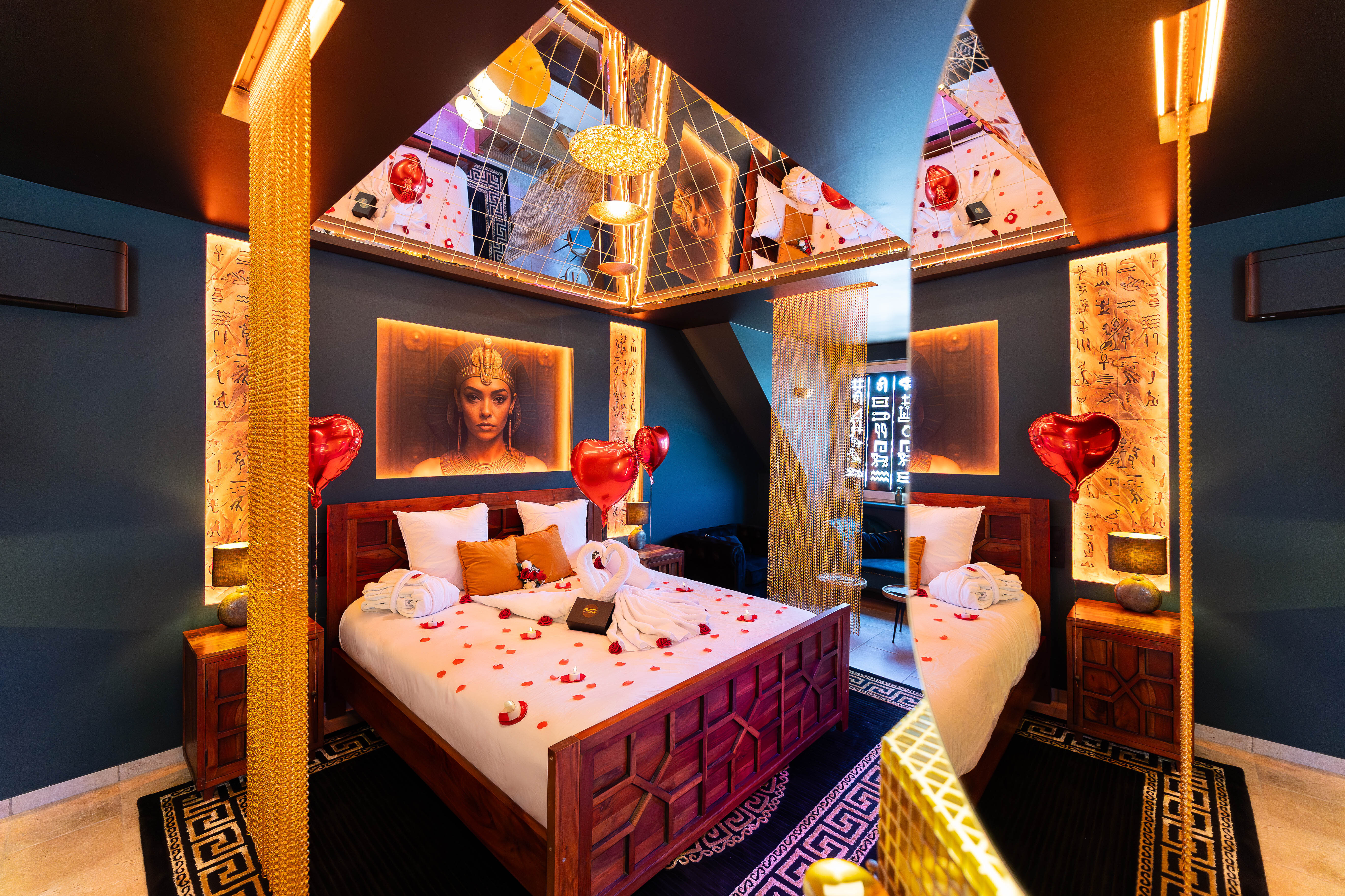 Love room Scheibenhard - Le Secret de Cléopâtre – Suite Luxe avec Jacuzzi
