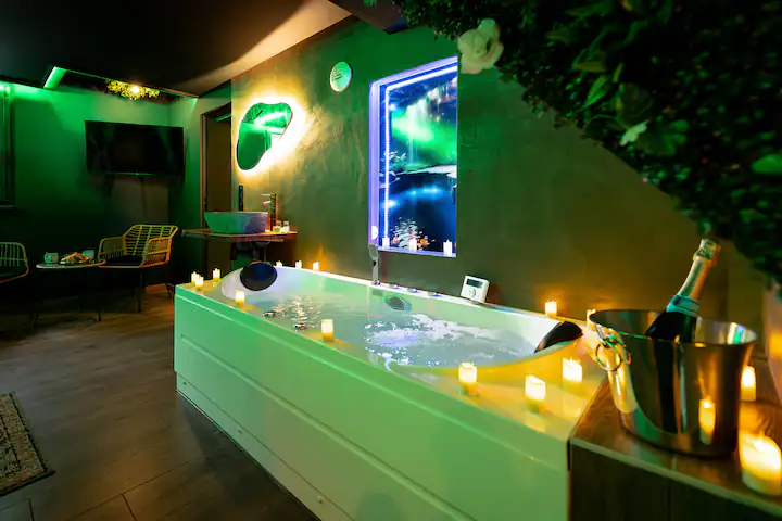 La Forêt Enchantée - Love Room à thème à Schirrhein