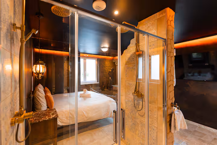 La Suite de Vénus, Love Room Bain à remous Pièce Secrète à Schirrhein
