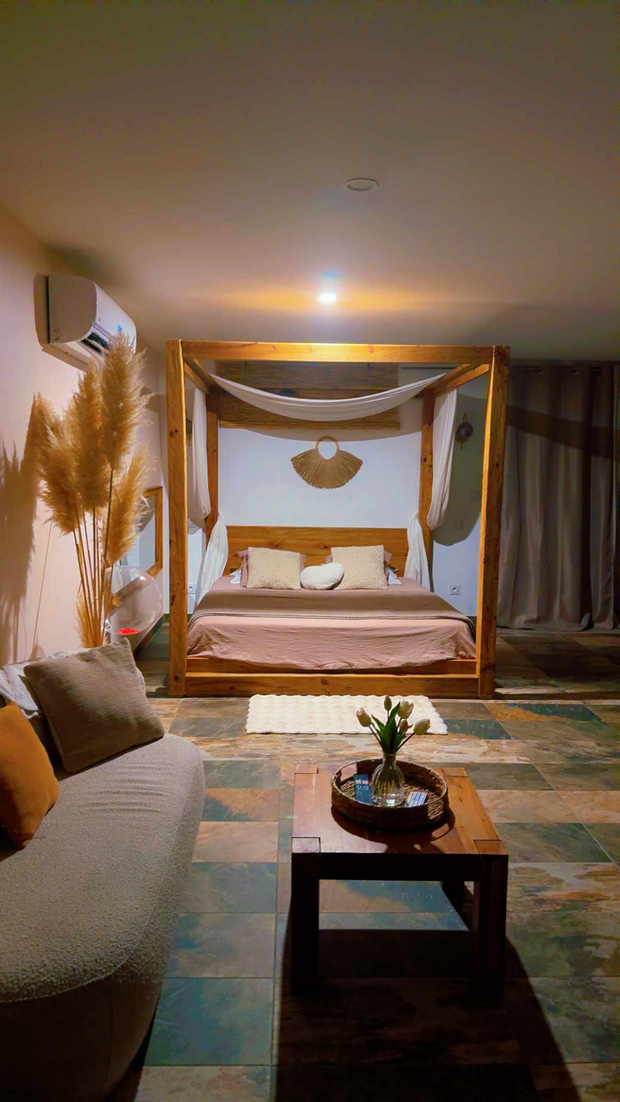 ✨ Glam'room avec bain à remous privatif – Marseille ✨ à Marseille