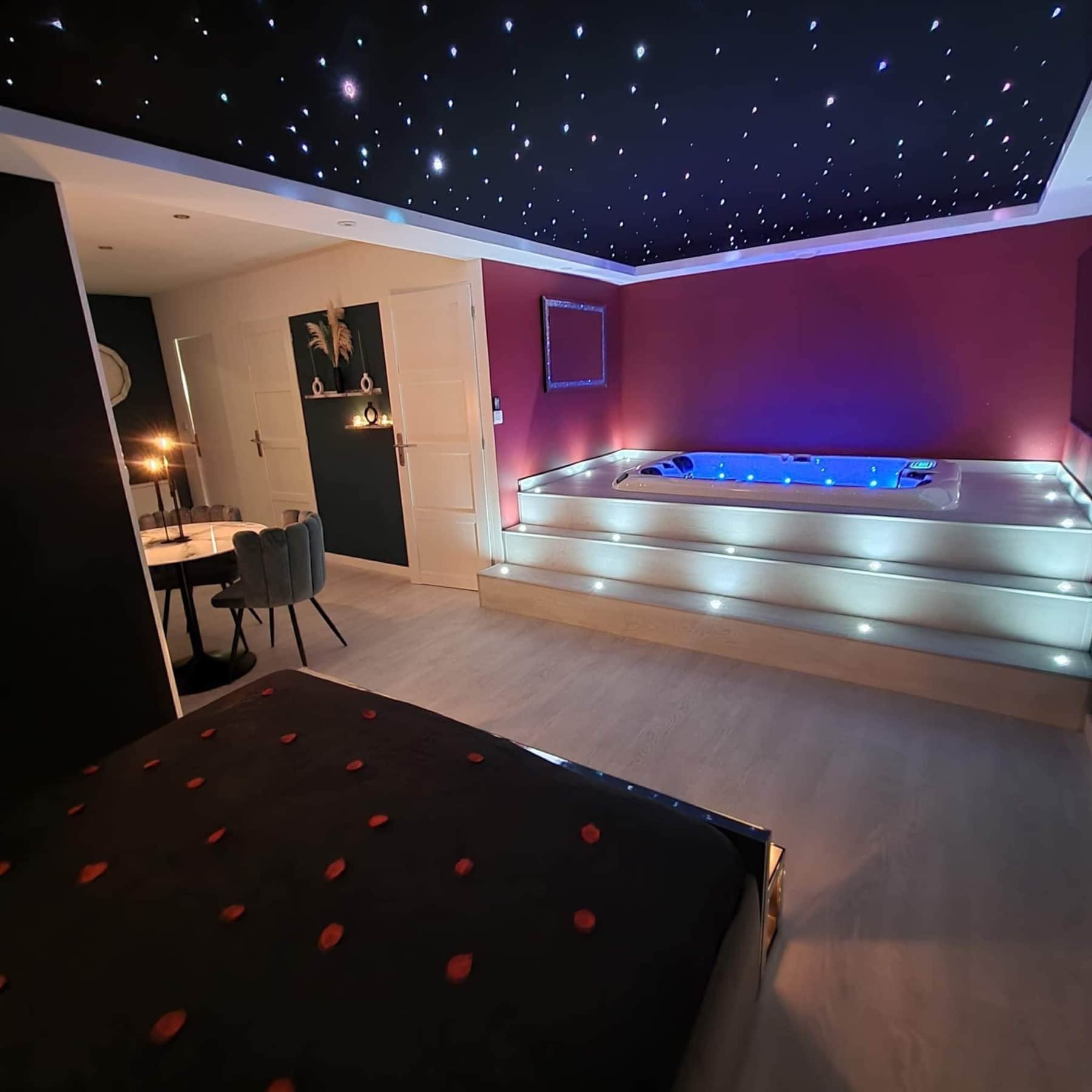 Suite Cristal à Lignières-de-Touraine — spa central et ciel étoilé à Lignières-de-Touraine