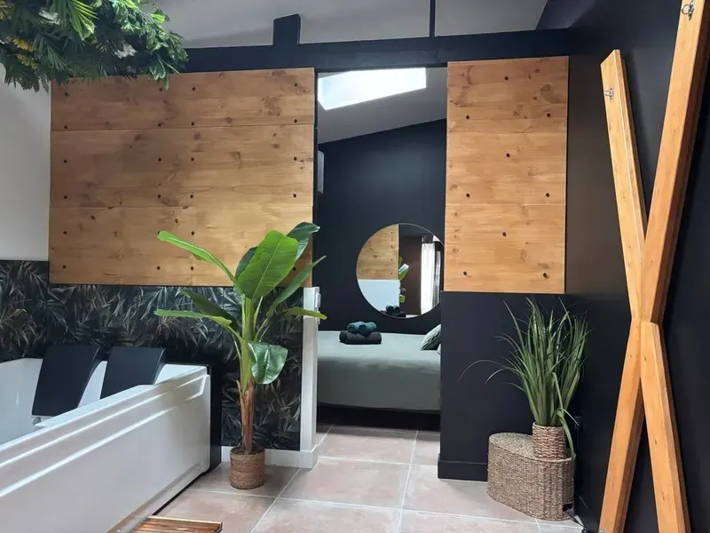 Lovely Place and Spa à Esbly