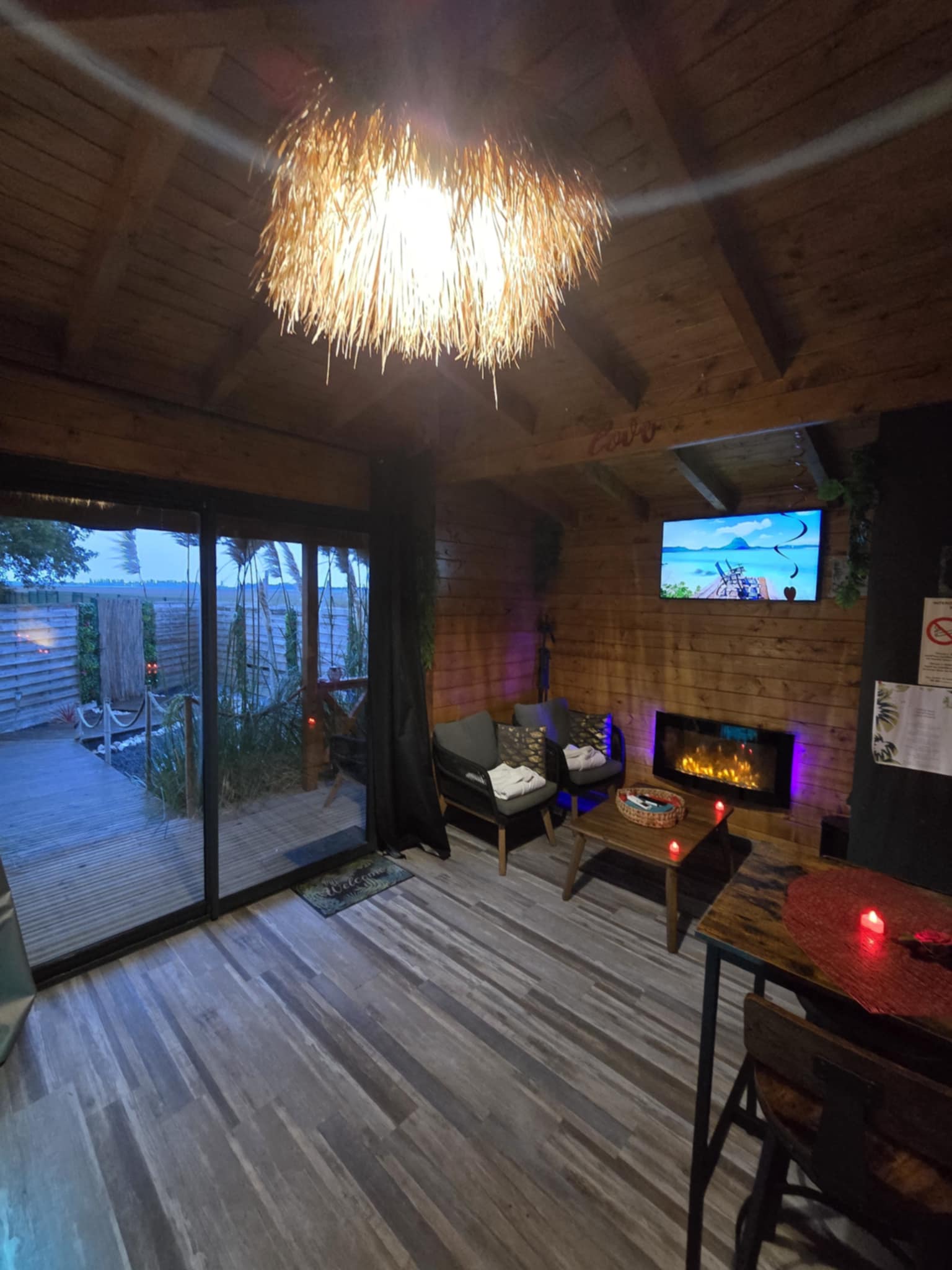 🌴 Chalet Tropical Spa – Une parenthèse tropicale 100% privée près de Lille à Provin