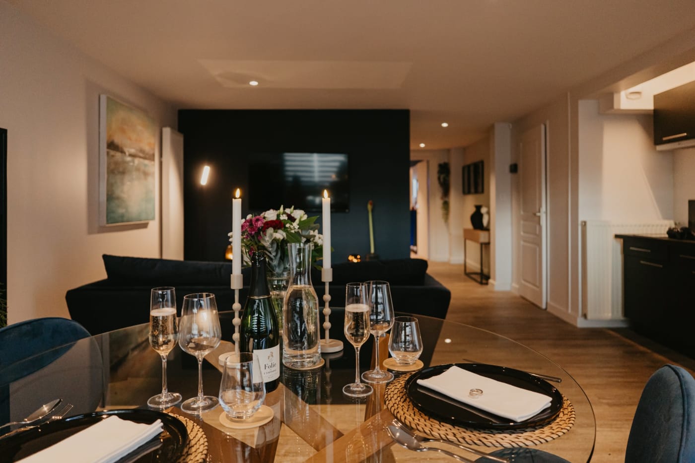L’Alcôve Clisson — love room de 85 m² avec balnéo double et cinéma à Clisson