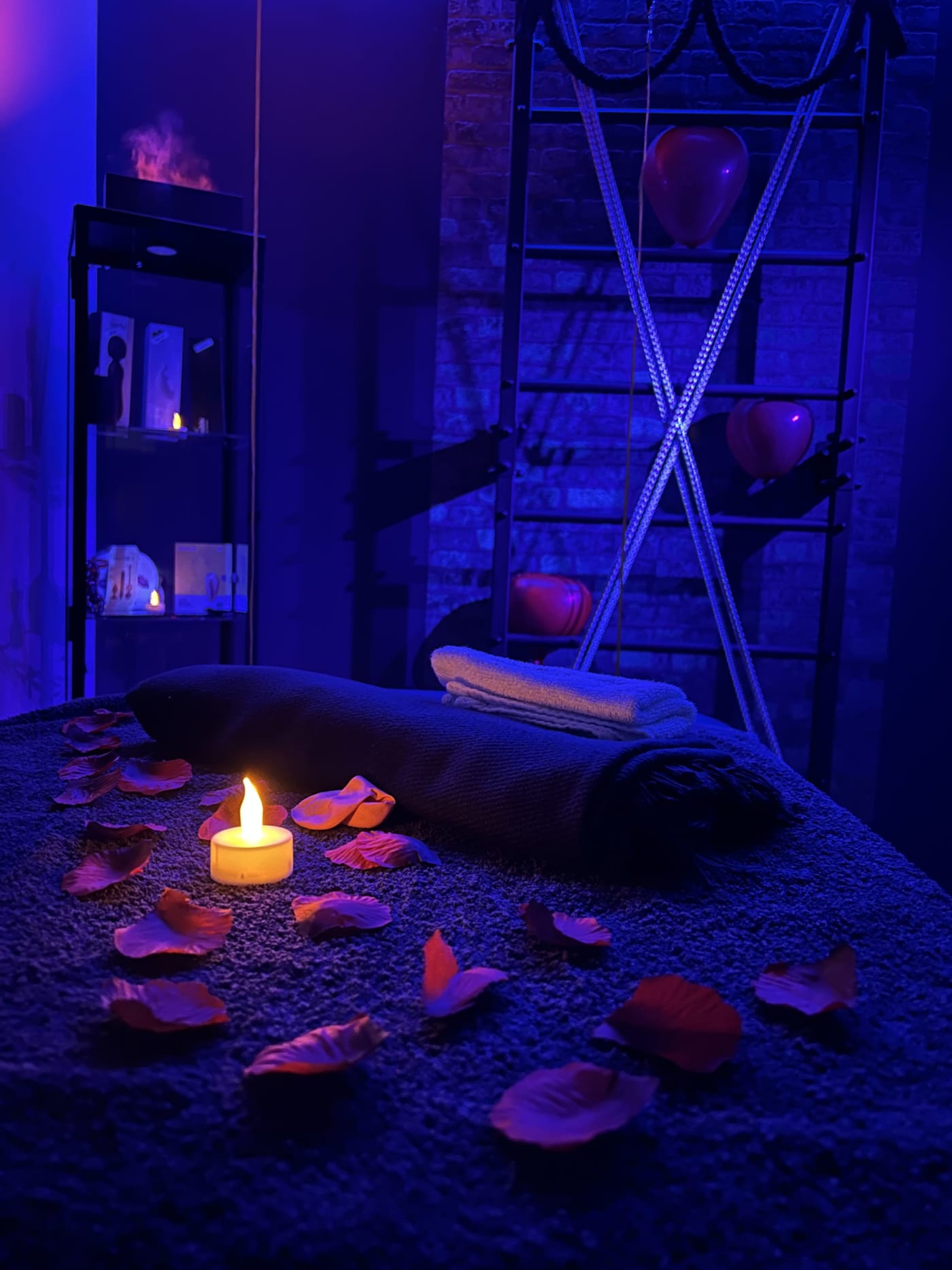 L’Alcôve Clisson — love room de 85 m² avec balnéo double et cinéma à Clisson