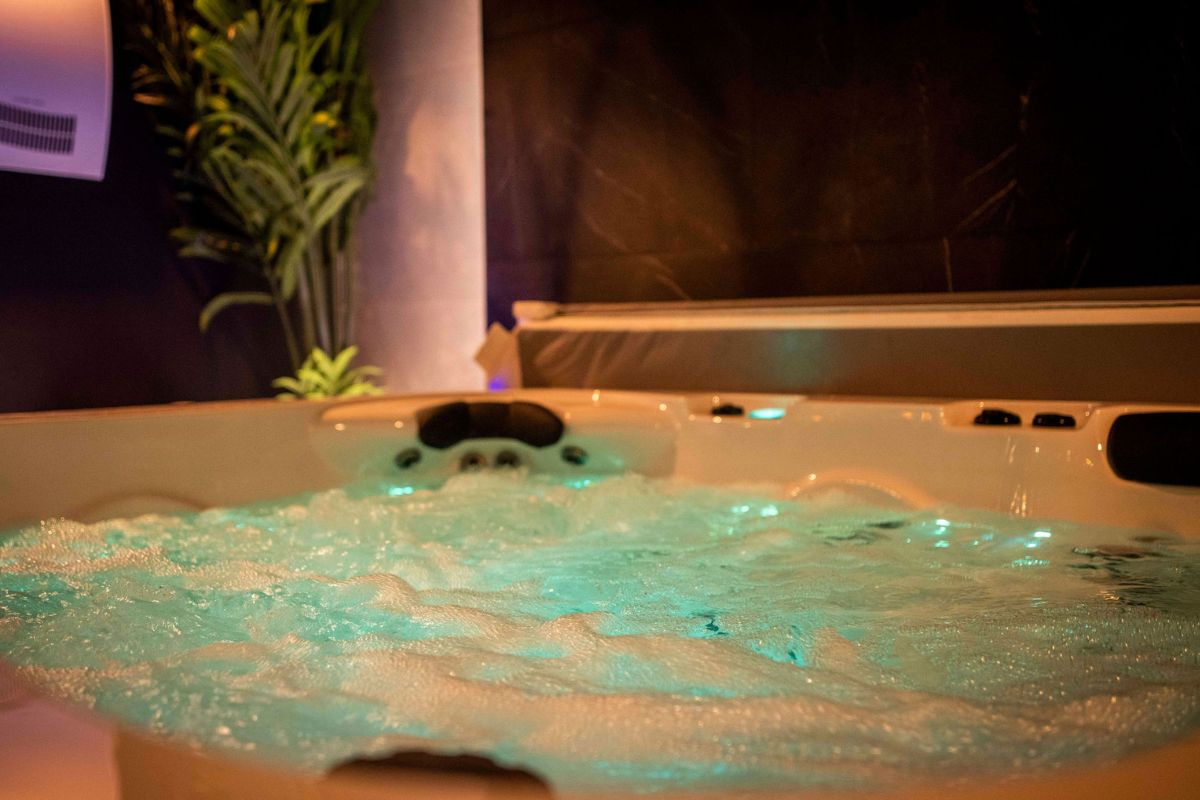 Love Room 5* Albi - Spa Privatif, Hammam, Lit King Size & Discrétion Absolue à Albi