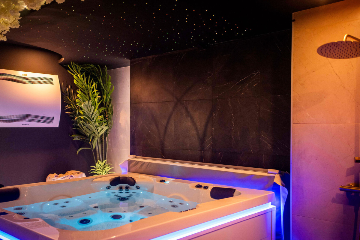 Love Room 5* Albi - Spa Privatif, Hammam, Lit King Size & Discrétion Absolue à Albi