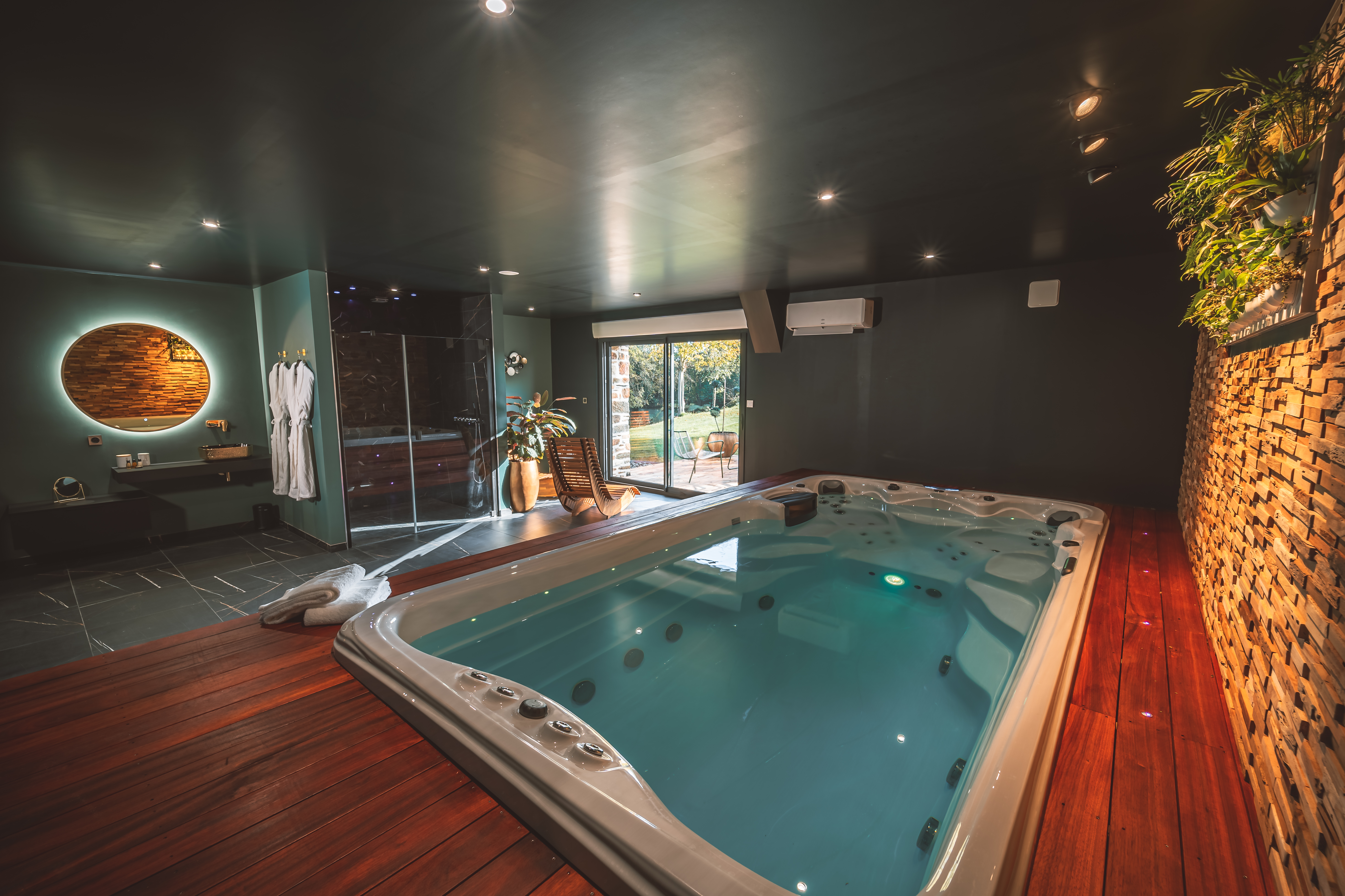 Love room Argentré-du-Plessis - Le Secret de l'Élixir – Love Room audacieuse avec Spa de nage XXL