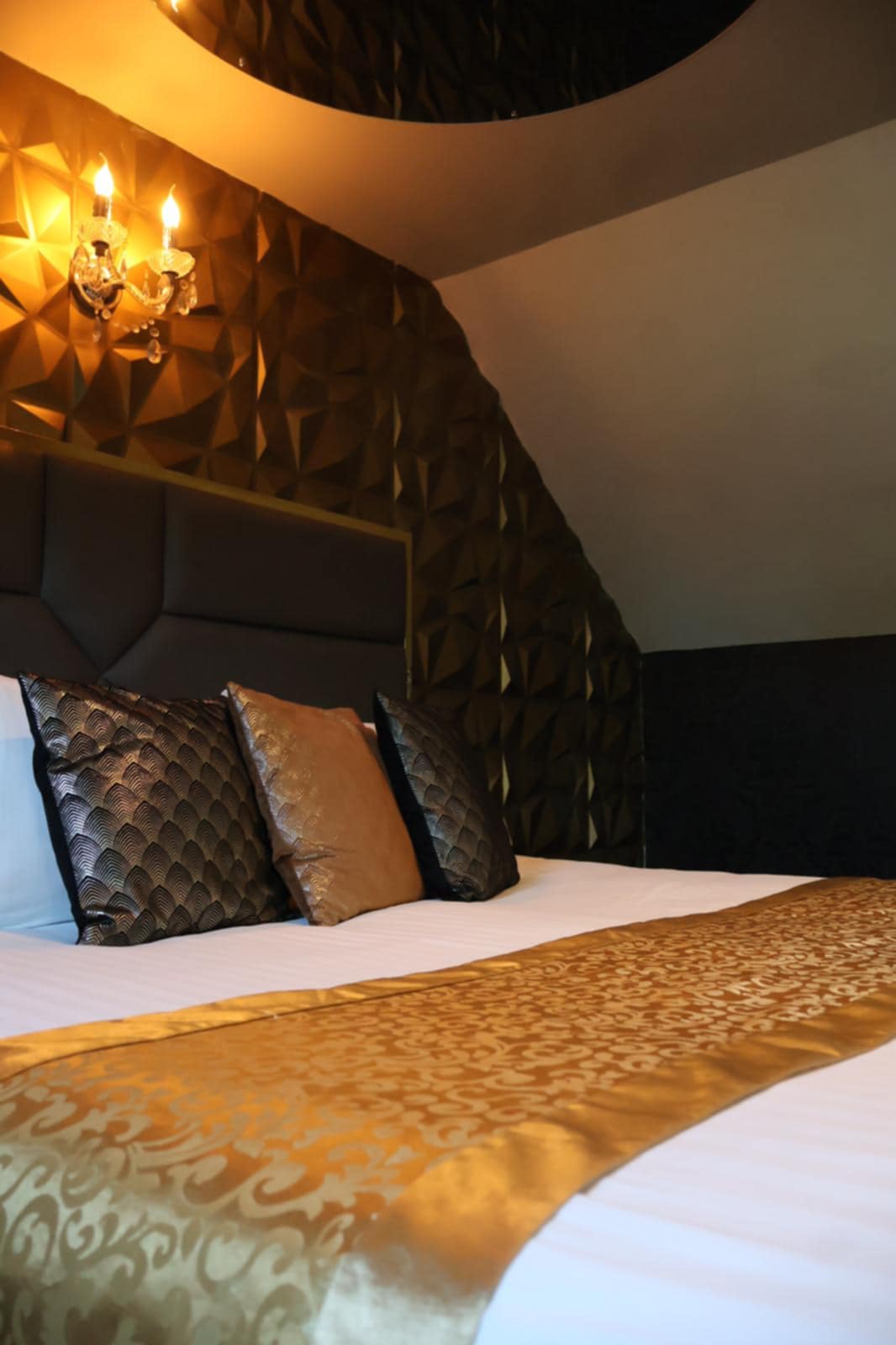 La Suite de l’Élixir à Argentré-du-Plessis — 80 m² avec jacuzzi et sauna finlandais à Argentré-du-Plessis