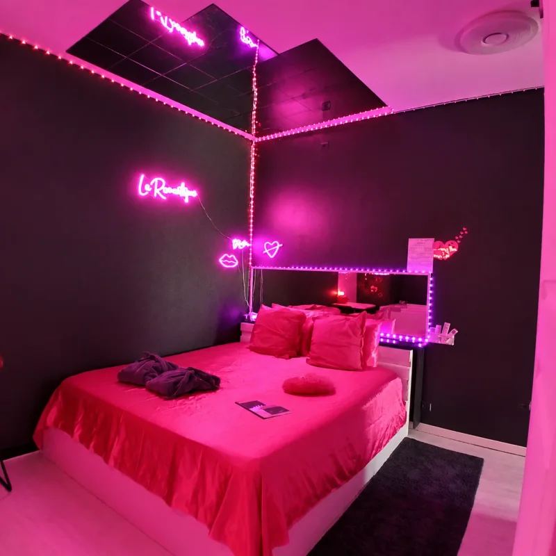 La loveromantique chez loveroomtoulon