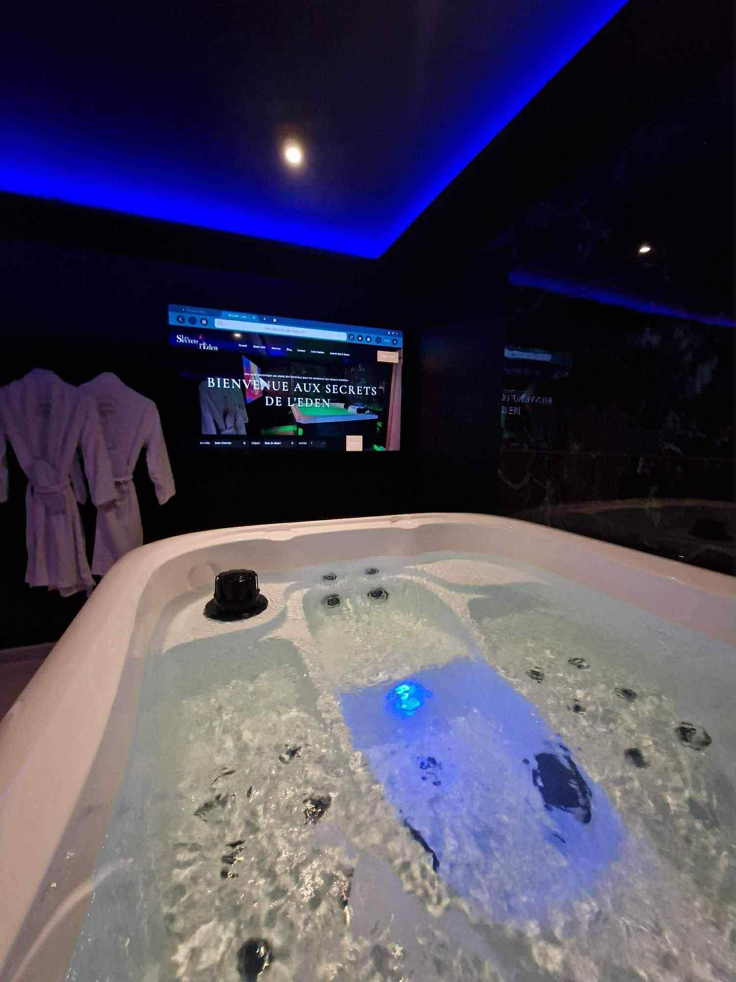 Suite romantique avec bain à remous et sauna à Cruviers-Lascours