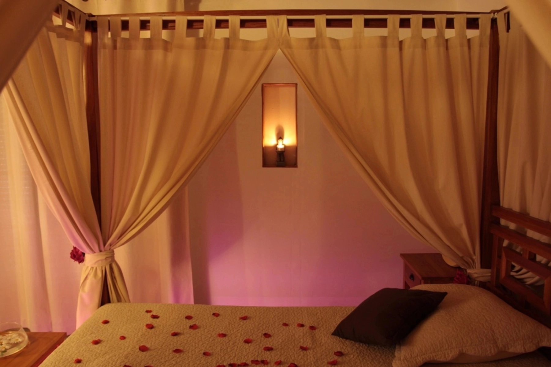 Suite Maldives à Beaucaire — Jacuzzi 35 jets, sauna et terrasse à Beaucaire