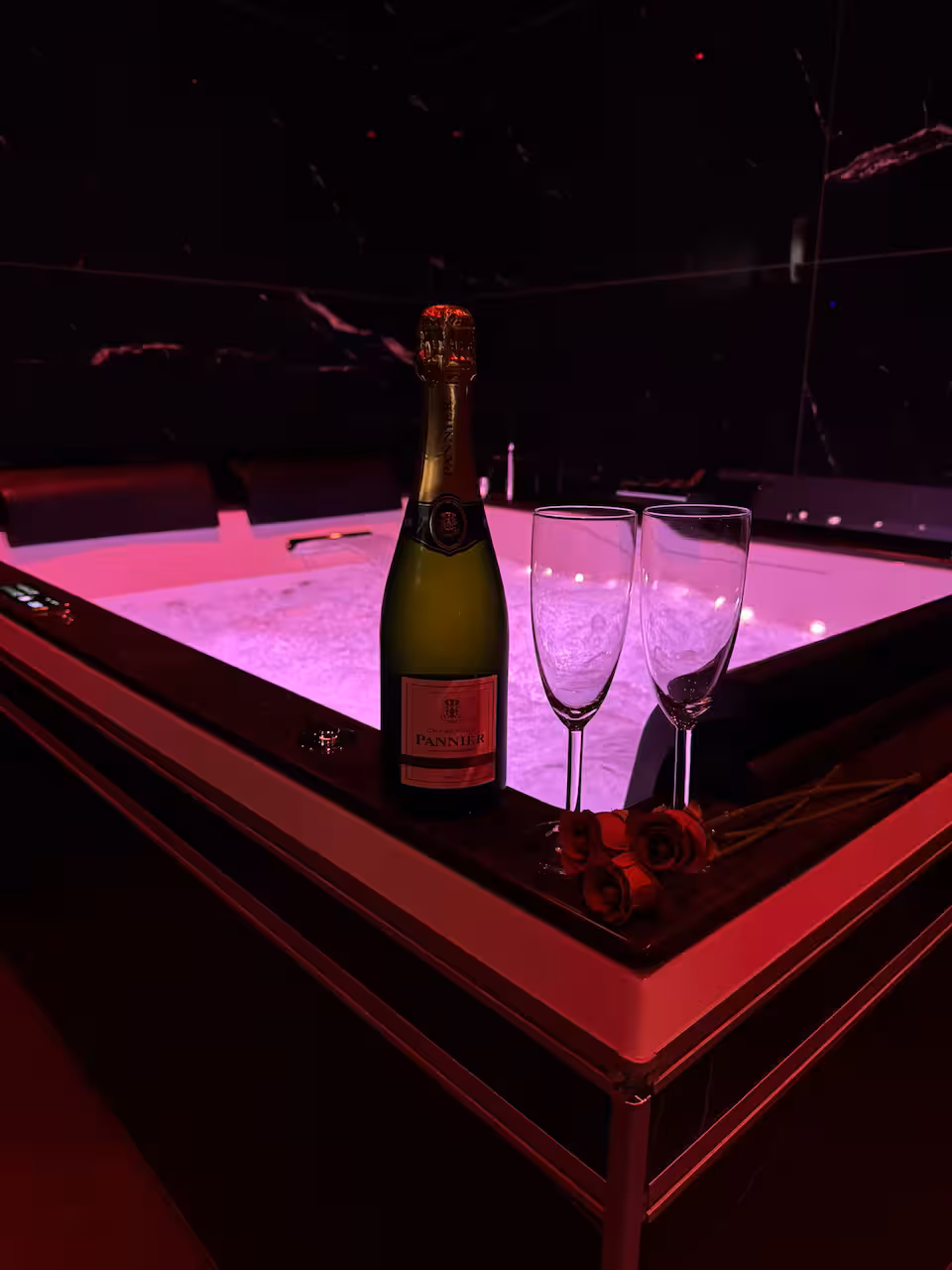 Suite Hollywood Spa • Jacuzzi & Cinéma