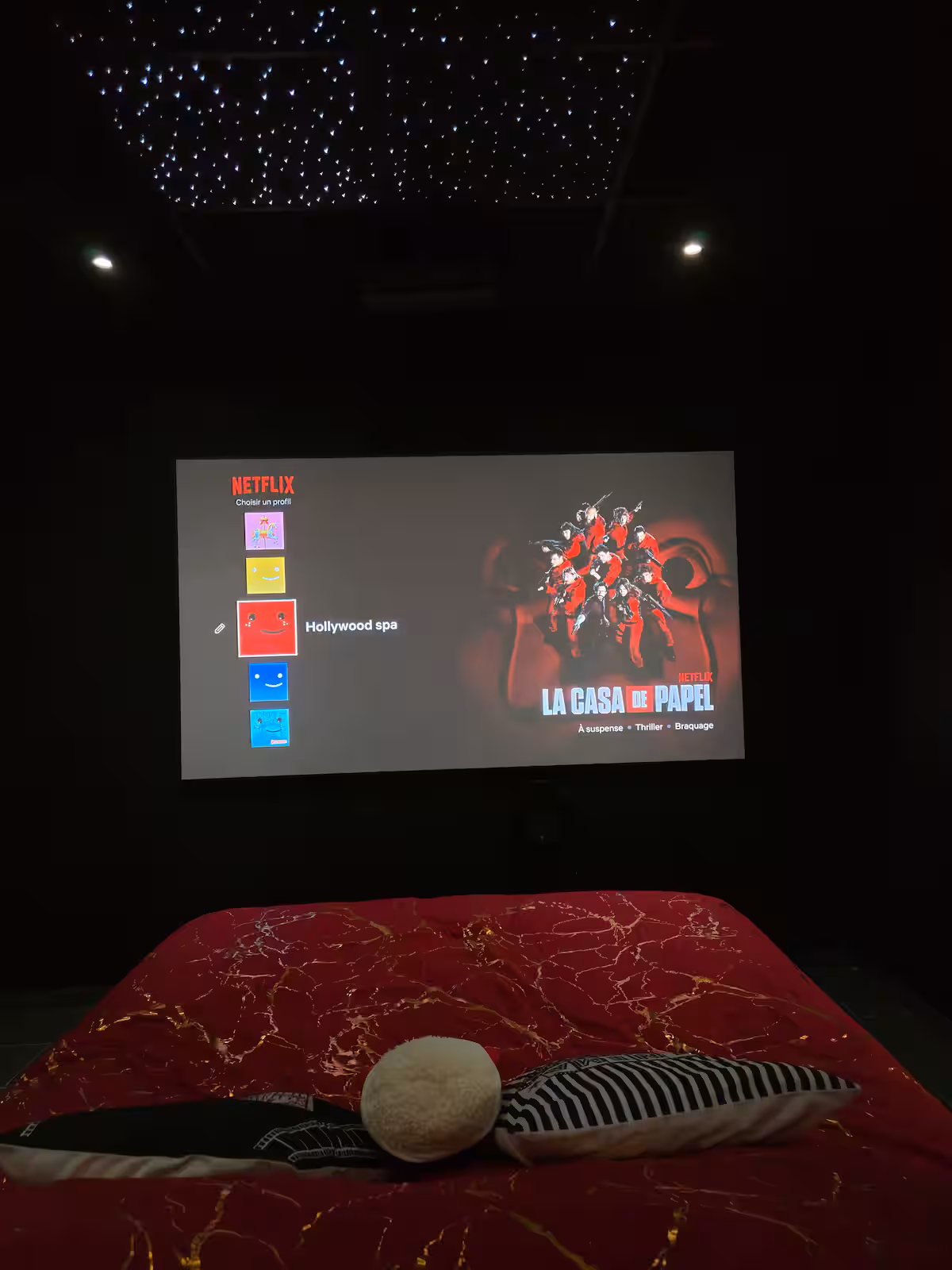 Hollywood Spa à Château-Thierry — jacuzzi 4 places et véritable cinéma privé à Château-Thierry