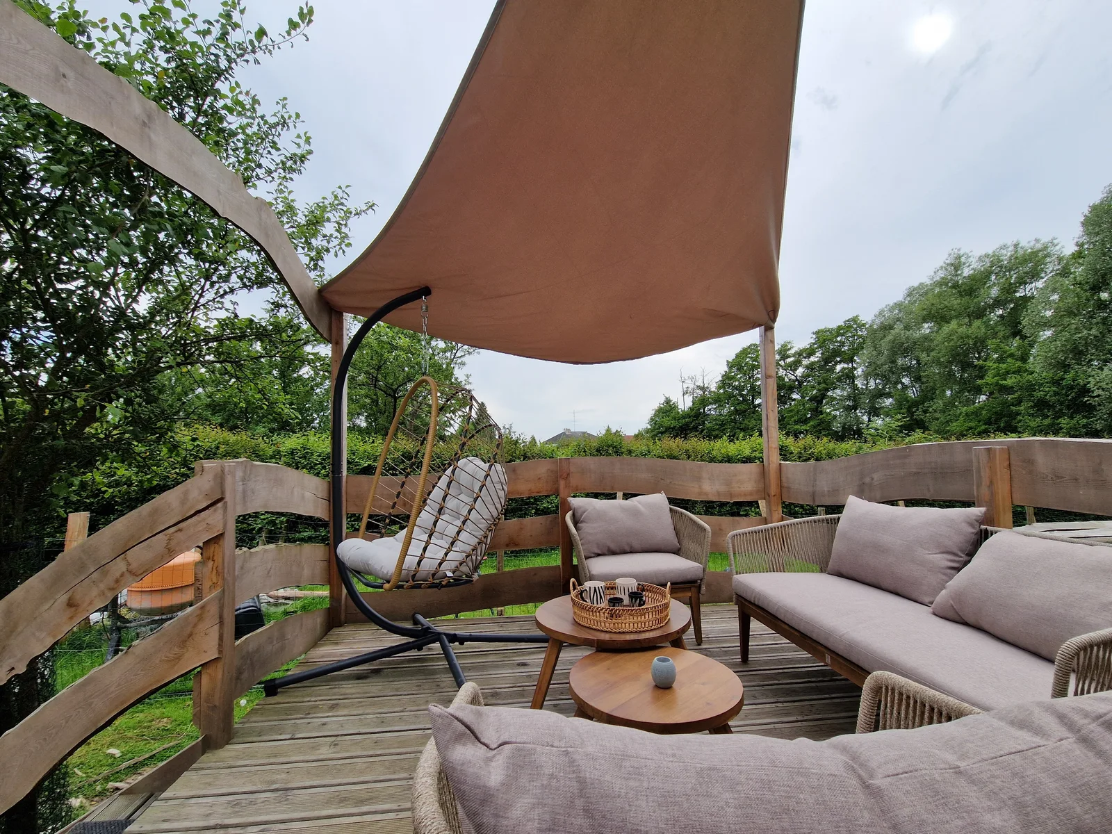 Cabane Indiana à Buhl-Lorraine — tipi de 10 m² avec séance de spa et mini-ferme à Buhl-Lorraine