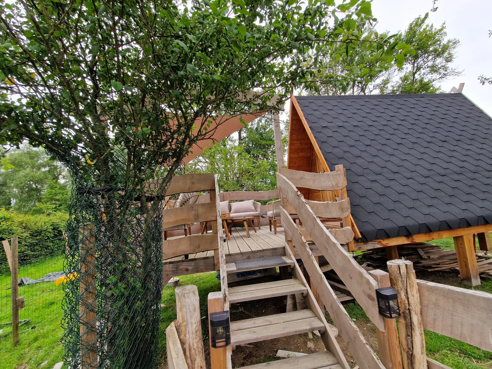 Cabane Indiana à Buhl-Lorraine — tipi de 10 m² avec séance de spa et mini-ferme à Buhl-Lorraine