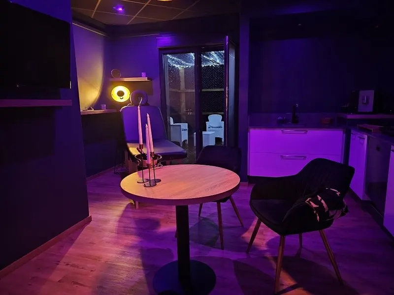 Aérogites Chambley — Suite VIP avec balnéo sur l’aérodrome à Dommartin-la-Chaussée