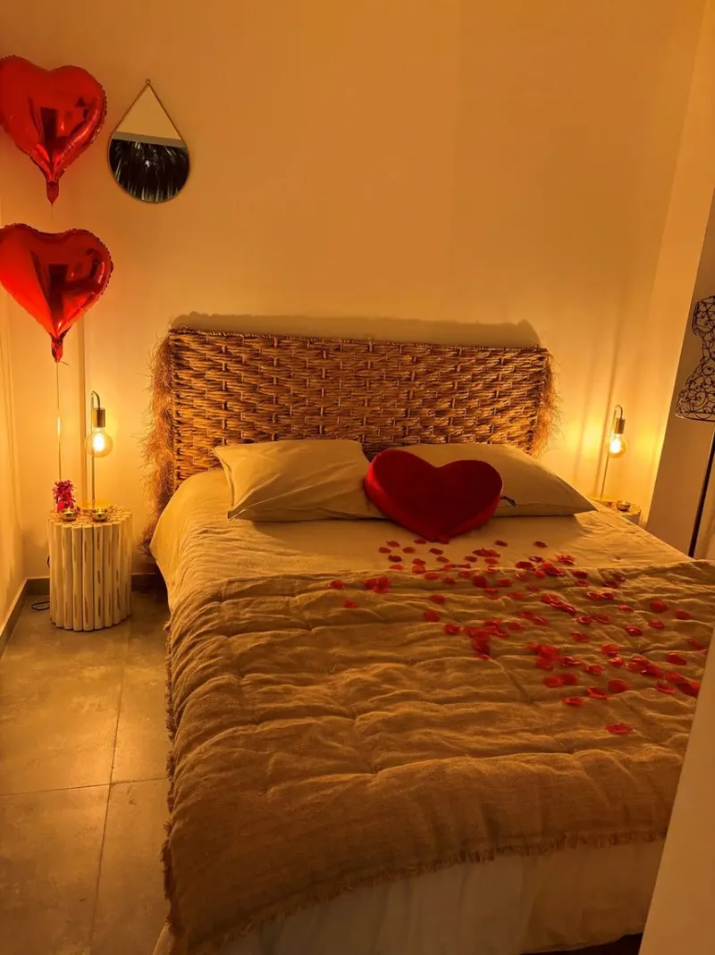 La Cour des Plaisirs à Quissac — appartement de 40 m², jacuzzi privé et espace secret à Quissac