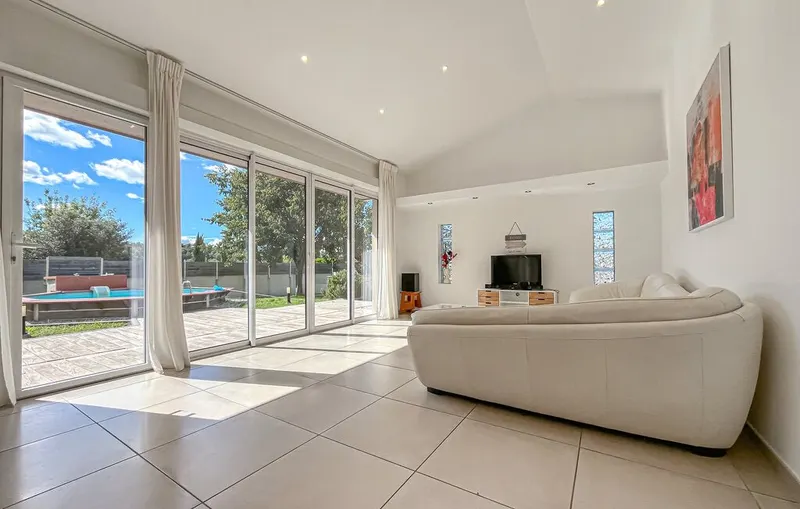 Villa Masadrim — Jacuzzi et piscine aux portes d’Uzès à Serviers-et-Labaume
