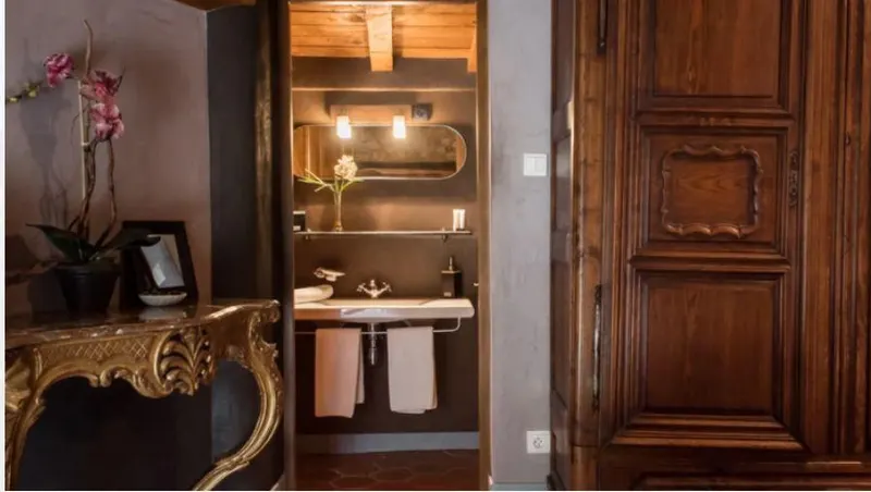 Villa de Jade à Saint-Laurent-des-Arbres — Jacuzzi privé et piscine à Saint-Laurent-des-Arbres