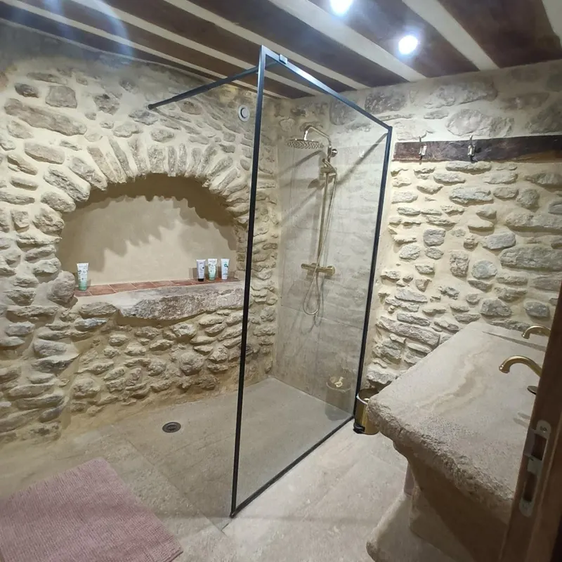 la chambre romantique du Beaumont à Le Beaucet