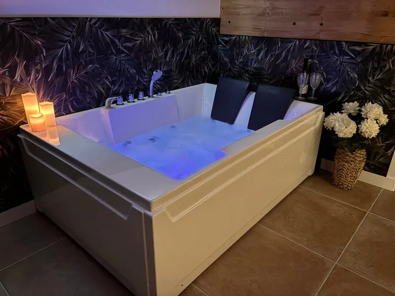 Lovely Place and Spa à Esbly
