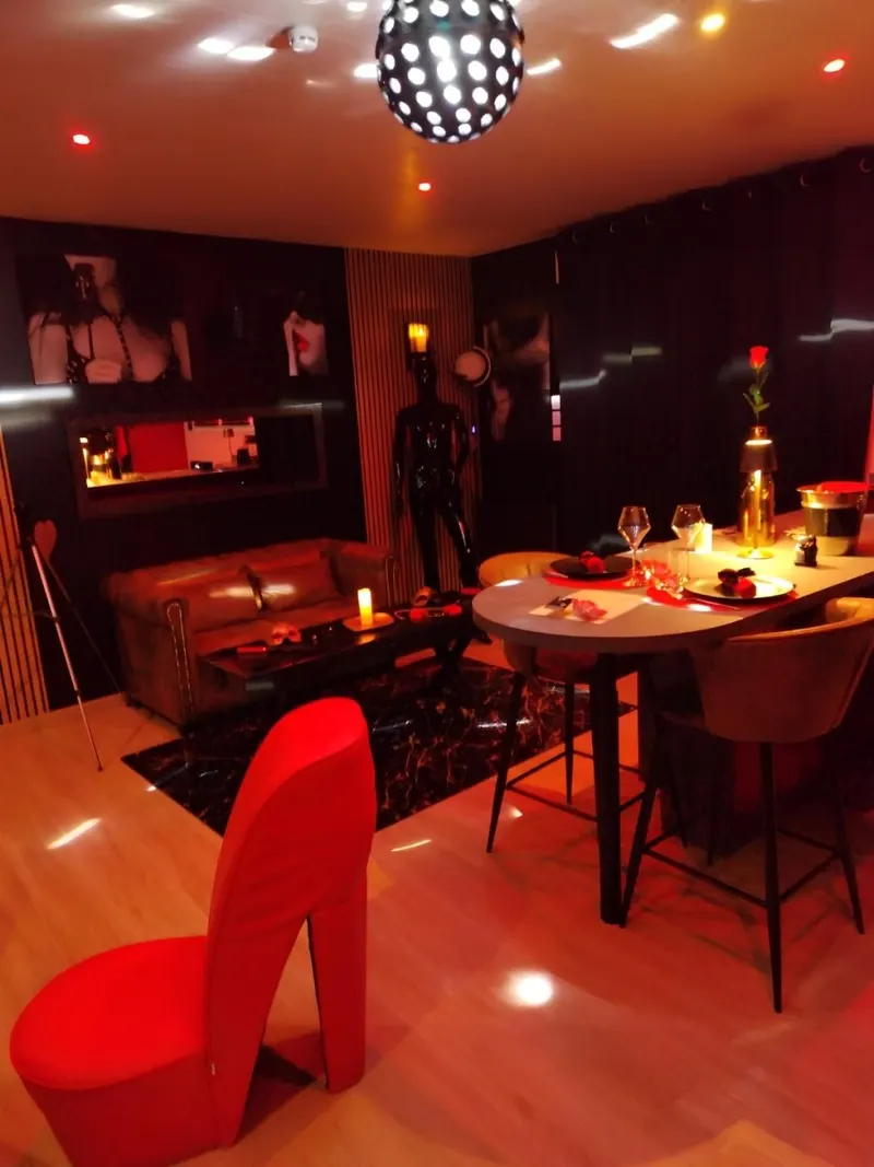 Love-Room, Gîte 4 étoiles, 50 Nuances Romantiques à Villeneuve-en-Retz
