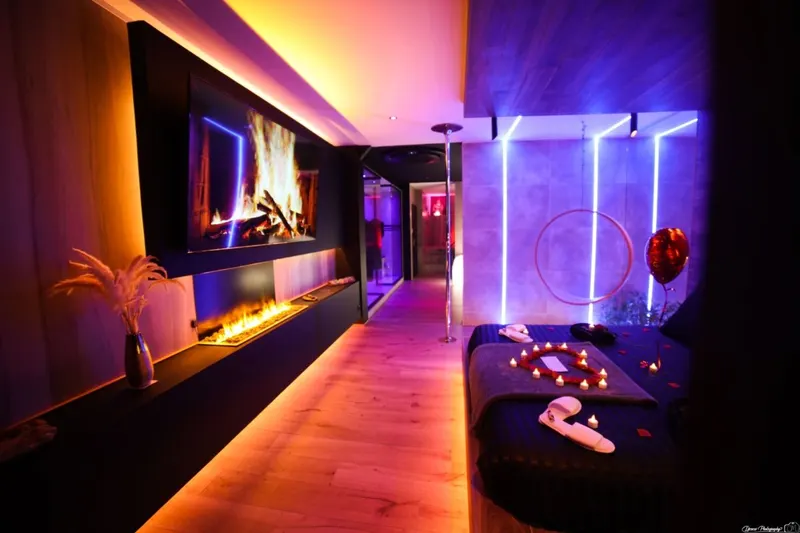 Les Secrets Rooms Bonneval — Spa, hammam et suite sensuelle au centre-ville à Bonneval