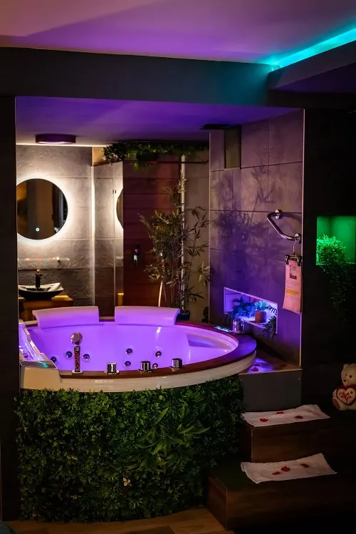 Suite Détendue à Saint-Blimont — Balnéo, sauna et lit vibrant à Saint-Blimont