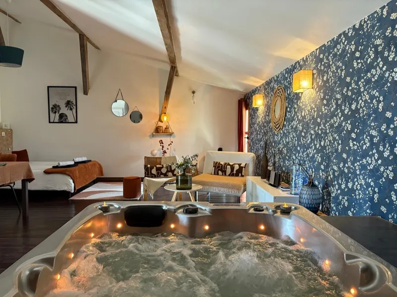 Le 7 de Cœur à Châteauneuf-sur-Isère — jacuzzi privé et repas servis en suite à Châteauneuf-sur-Isère
