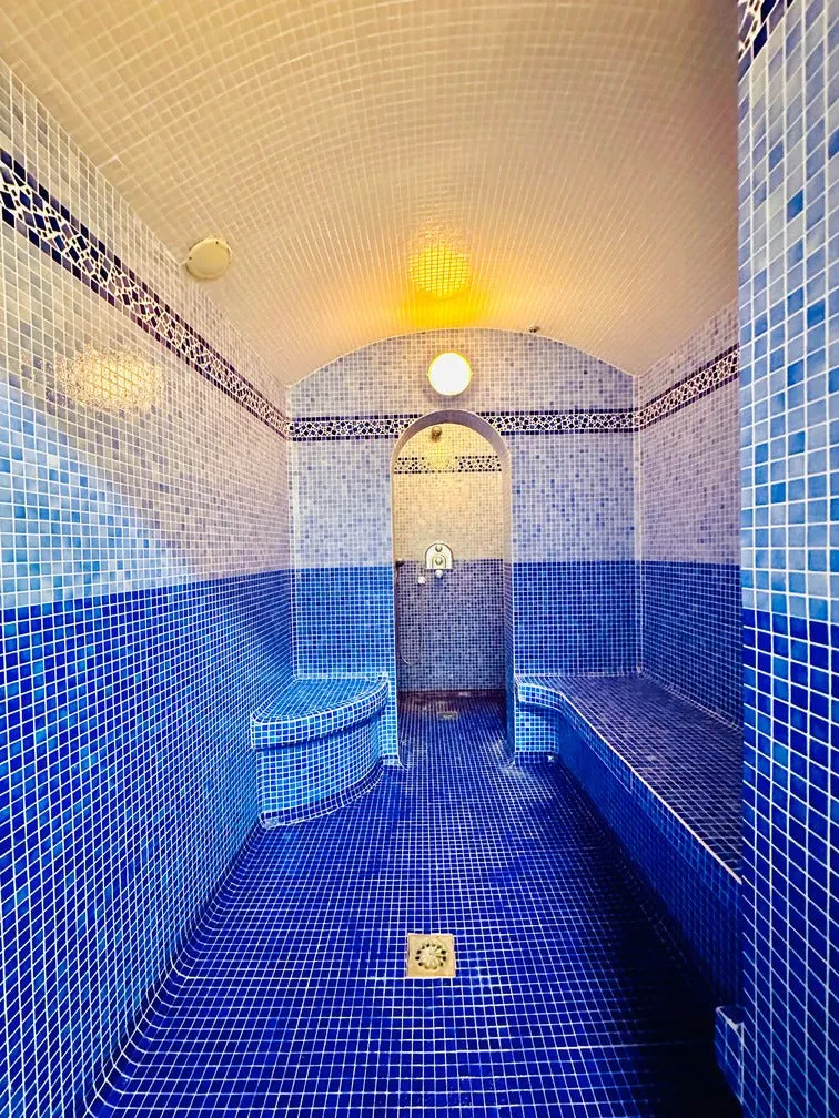 Bubble Pink à Choisy-le-Roi — Jacuzzi à 38 °C et hammam privatif à Choisy-le-Roi