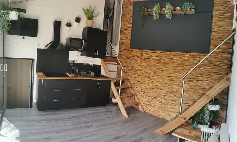 Seuls et Zen – Paradis pour Deux à Cuges-les-Pins — 35 m² avec spa, piscine et sauna privés à Cuges-les-Pins